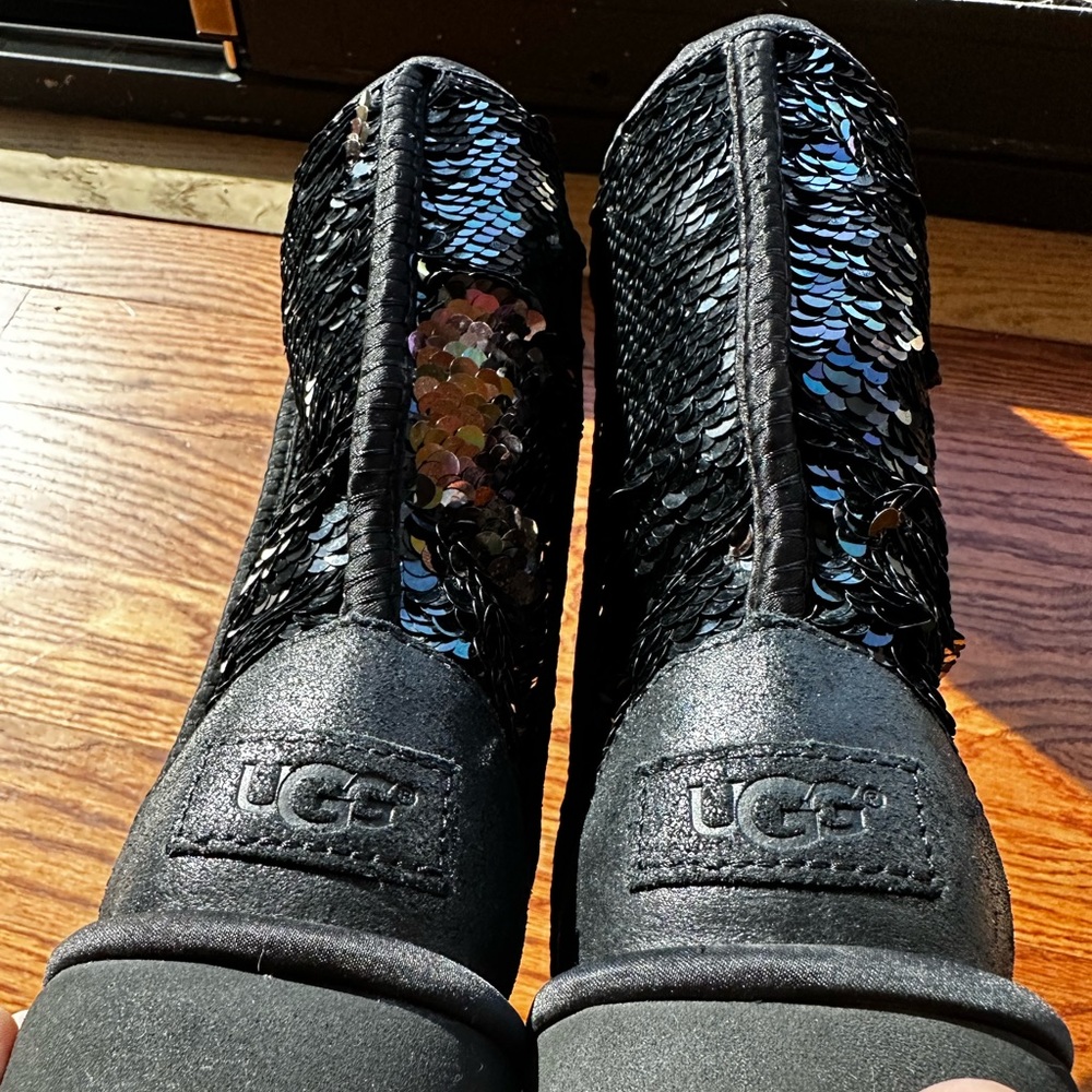 Authentic Ugg Boots. - image 2